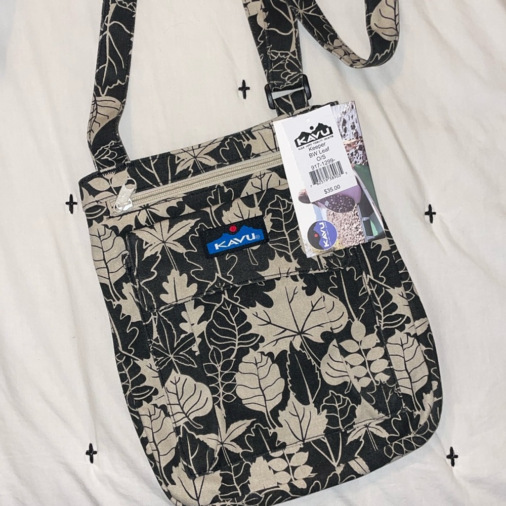 NWT KAVU bag